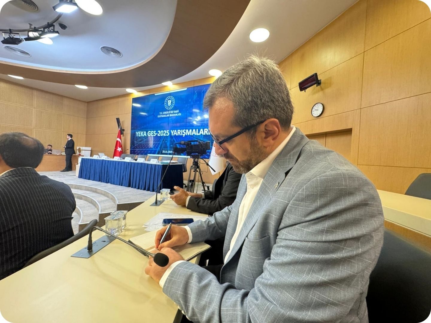 YEKA GES 2025 Yarışmalarında 35 MWe kapasiteli YG25 – Demirköprü Yüzer GES projesinin kazananı olduk!